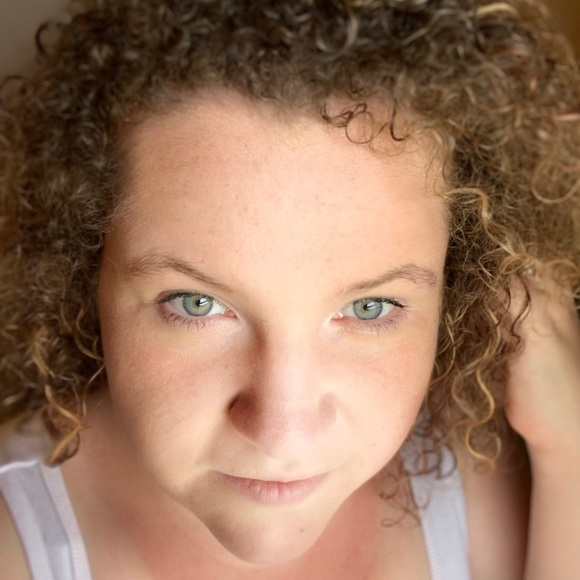 Meet your Posher, Nikki - Picture 1 of 1